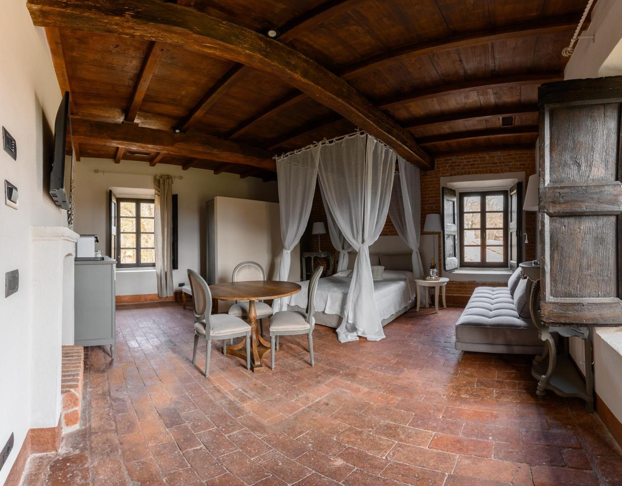 Castello Di Piovera Exterior photo